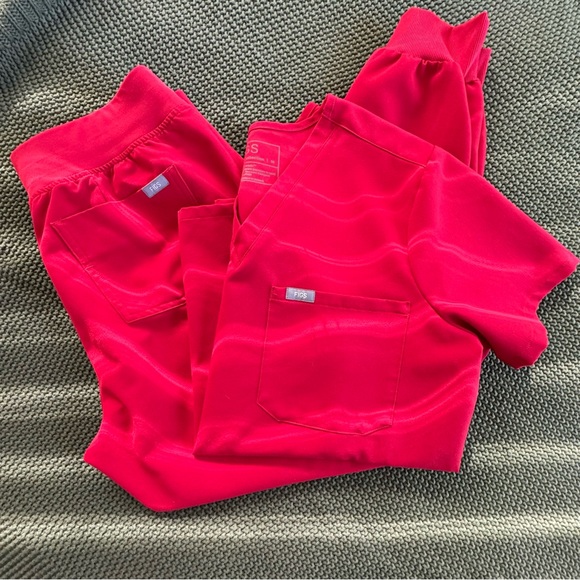 Figs jogger scrub set - Picture 1 of 3